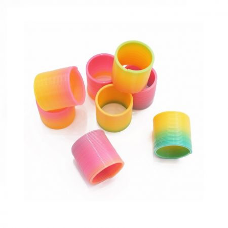 8 jouets "ressorts...