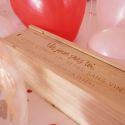 Caisse à vin en bois personnalisable "un jour sans toi"