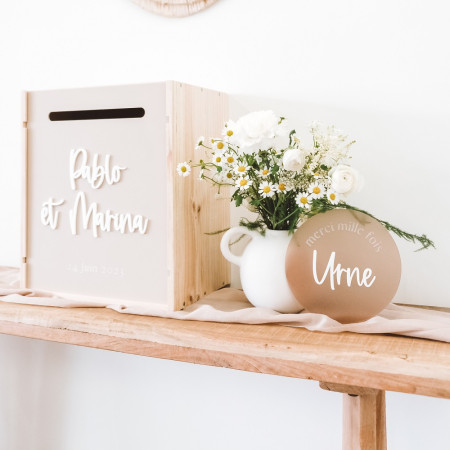 Urne en bois et plexiglas...