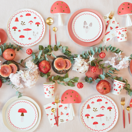 8 assiettes rondes...