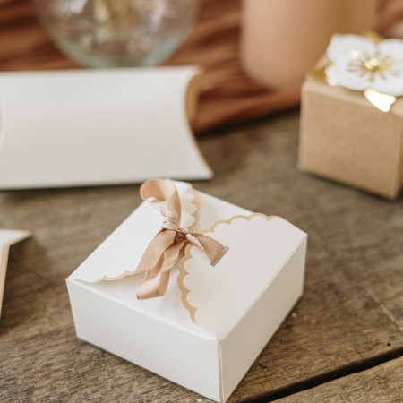 10 boîtes festons "crème et...