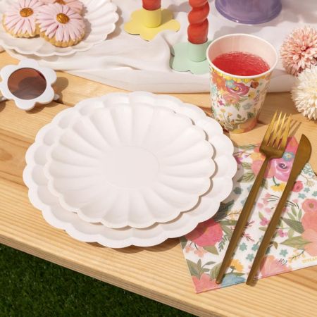 6 assiettes blanc cassé "fleur" - 23 cm