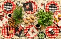 6 Grands gobelets en papier à  carreaux
