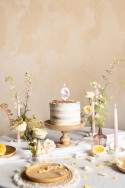 Bougie d'anniversaire Numéro '9' - Blanche avec Pétales de Fleurs