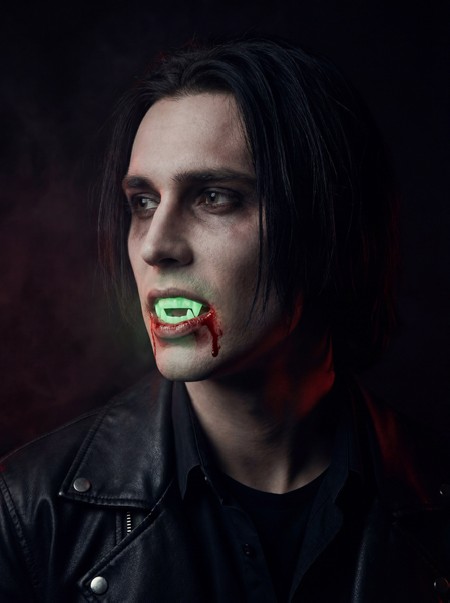 Dents de vampire...