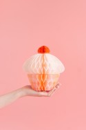 Décoration alvéolée en papier de soie "Cupcake"