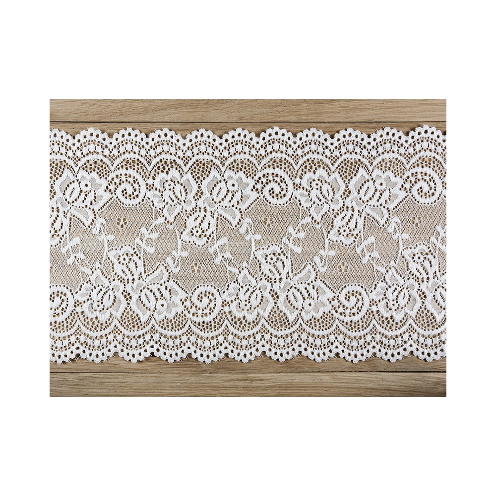 Dentelle de - blanc cassé -
