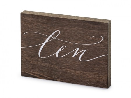 Numéro en bois sur la table...