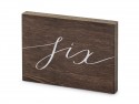 Numéro en bois sur table - ''Six'