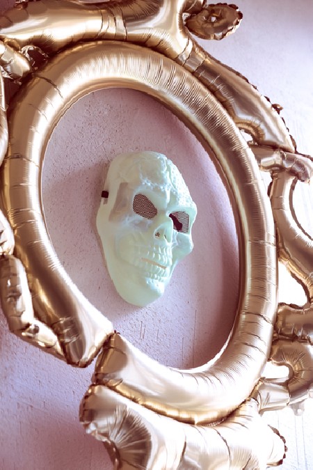 Masque Crâne luminescent -27cm