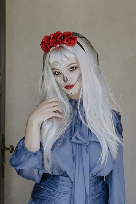 Serre-tête avec voile et roses