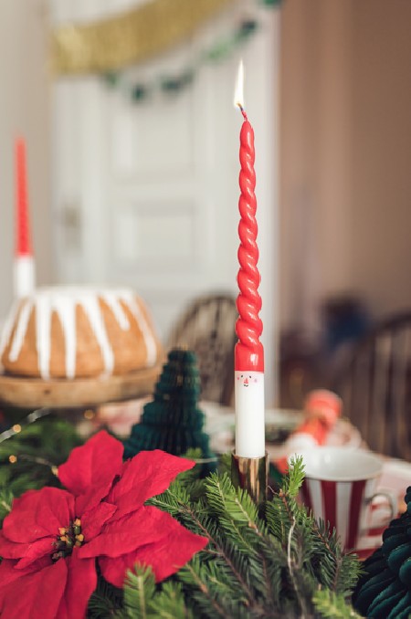2 Bougies coniques Père Noël