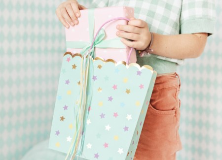 Sacs cadeaux Etoiles 23 cm