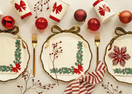Assiettes avec nœud,...