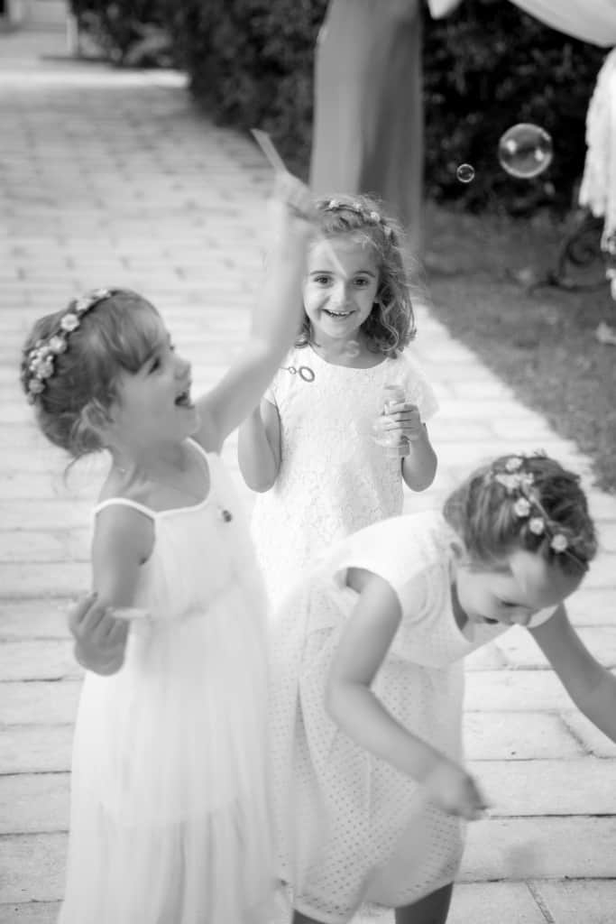 Petites filles et bulles