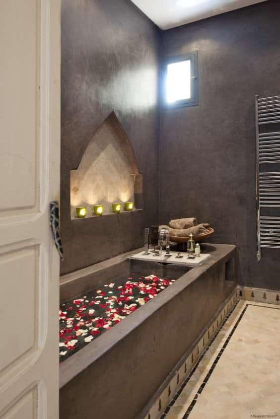 bain petales de rose saint-valentin