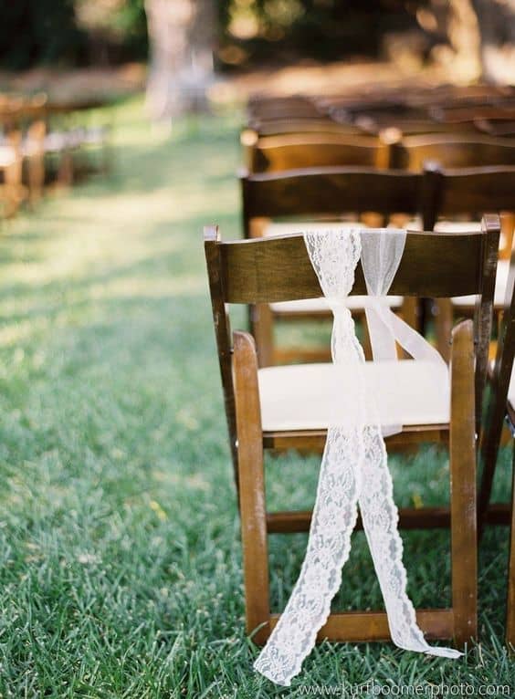 deco chaises mariage dentelle 2