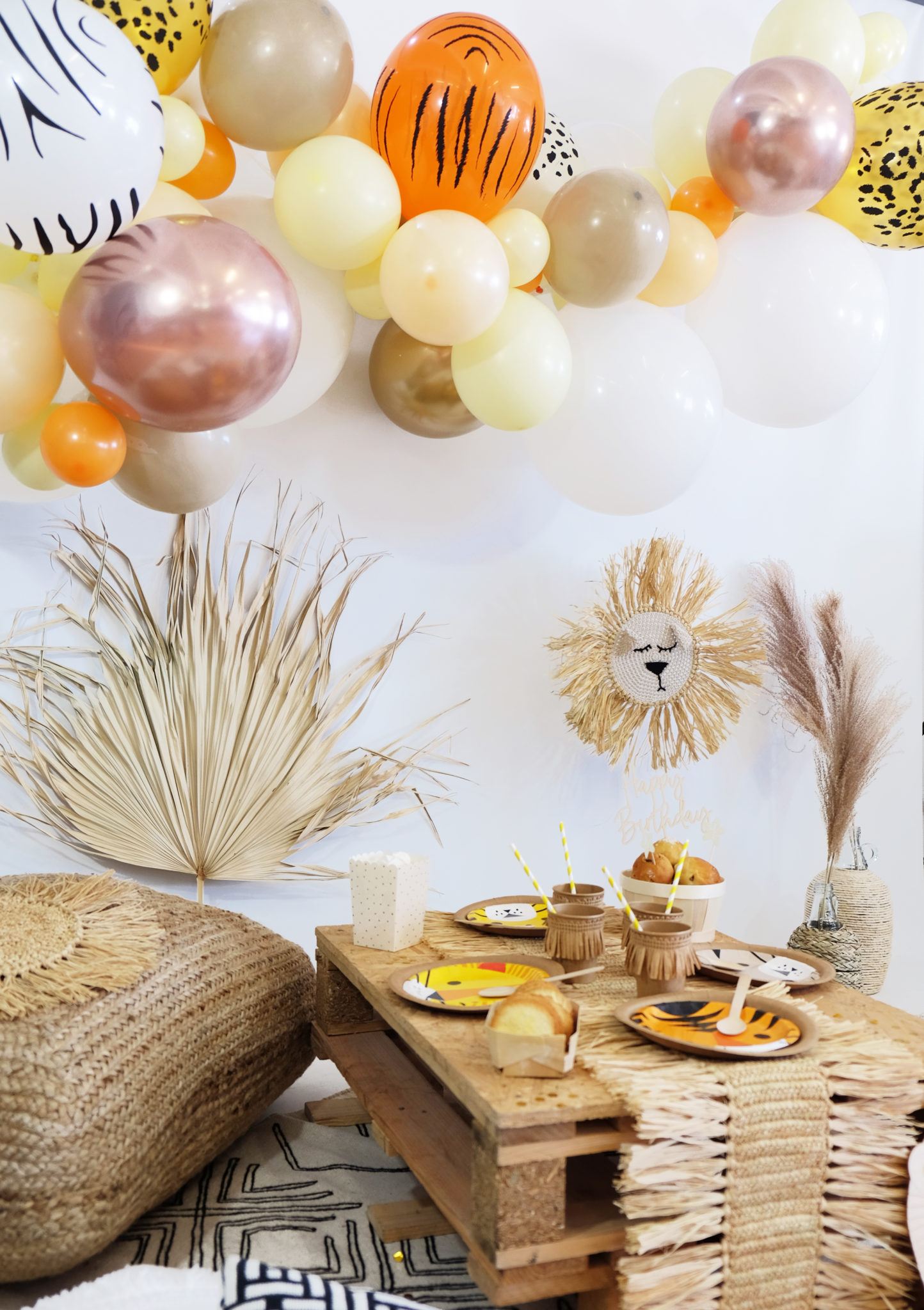Décorer pour un anniversaire sur le thème « Savane