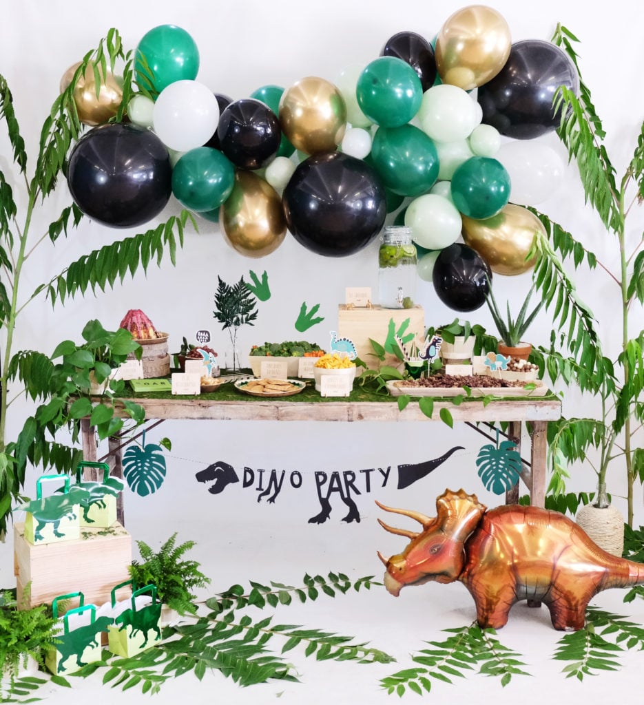 Comment organiser un anniversaire dinosaure ? - Blog Jour de Fête